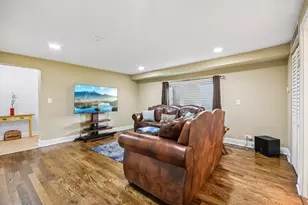 7 Derbyshire Ct, Bolingbrook, IL 60440 - Photo 5