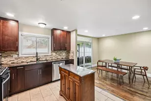 7 Derbyshire Ct, Bolingbrook, IL 60440 - Photo 17