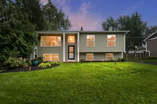 1817 Elmwood Dr, Lindenhurst, IL 60046 - Photo 1
