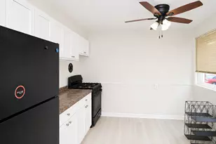 4843 Elm St, Skokie, IL 60076 - Photo 7