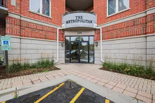 235 N Smith St, Palatine, IL 60067 - Photo 1