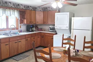 319 Cedar St, Hoopeston, IL 60942 - Photo 5