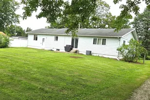 319 Cedar St, Hoopeston, IL 60942 - Photo 17