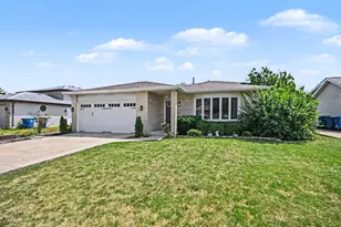 25741 S McCorkle Ave, Monee, IL 60449 - Photo 1