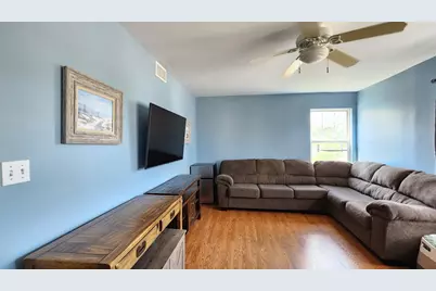 301 Wedgewood Circle #301, Lake in the Hills, IL 60156 - Photo 25