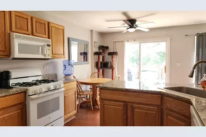 301 Wedgewood Circle #301, Lake in the Hills, IL 60156 - Photo 15