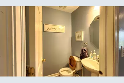 301 Wedgewood Circle #301, Lake in the Hills, IL 60156 - Photo 13