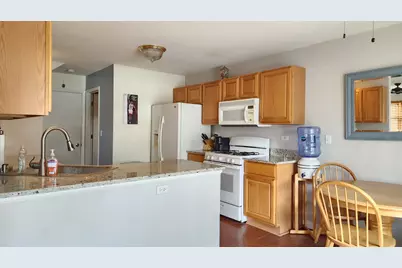 301 Wedgewood Circle #301, Lake in the Hills, IL 60156 - Photo 11