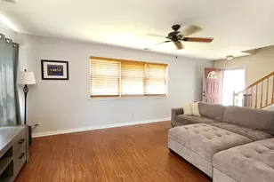 301 Wedgewood Cir, Lake in the Hills, IL 60156 - Photo 7