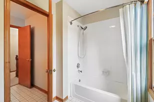 322 Chesapeake Ln, Bloomingdale, IL 60108 - Photo 31