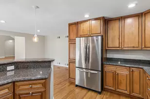 356 Windsor Ln, Inverness, IL 60010 - Photo 9