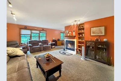 705 Chelsea Court, Freeport, IL 61032 - Photo 9