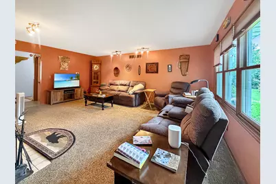 705 Chelsea Court, Freeport, IL 61032 - Photo 7