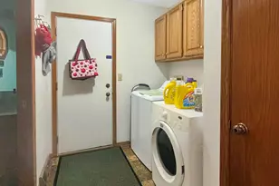 705 Chelsea Ct, Freeport, IL 61032 - Photo 17