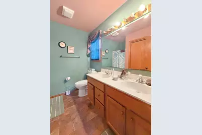 705 Chelsea Court, Freeport, IL 61032 - Photo 11
