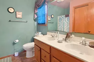 705 Chelsea Ct, Freeport, IL 61032 - Photo 11