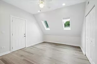 2909 N Ridgeway Ave, Chicago, IL 60618 - Photo 9