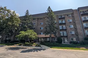 10353 Dearlove Rd, Glenview, IL 60025 - Photo 1