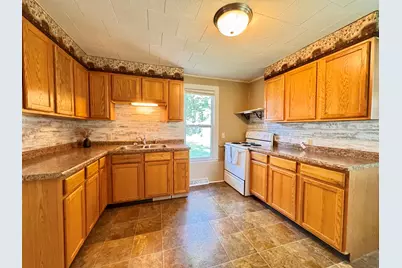 607 E Chamberlin Street, Dixon, IL 61021 - Photo 5