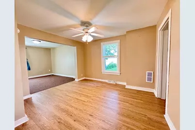 607 E Chamberlin Street, Dixon, IL 61021 - Photo 3