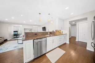 1630 N Douglas Ct N, Arlington Heights, IL 60004 - Photo 13