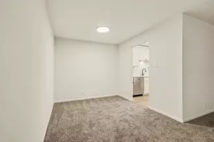 1316 E Evergreen Dr, Palatine, IL 60074 - Photo 5