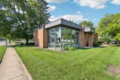 530 N McLean Boulevard, Elgin, IL 60123 - Photo 1