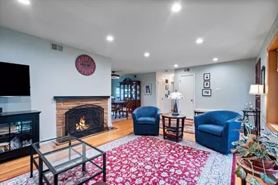 3805 W Jarlath Street, Lincolnwood, IL 60712 - Photo 3