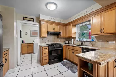 3805 W Jarlath Street, Lincolnwood, IL 60712 - Photo 9
