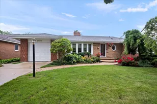 3805 W Jarlath St, Lincolnwood, IL 60712 - Photo 1