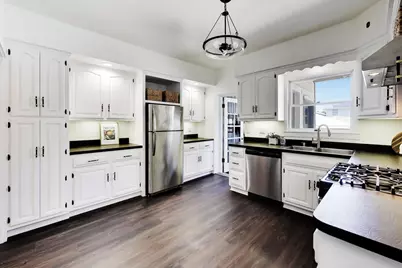5310 W Wellington Avenue, Chicago, IL 60641 - Photo 9