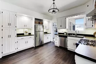 5310 W Wellington Ave, Chicago, IL 60641 - Photo 9