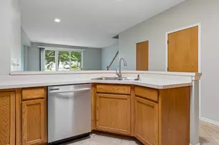 2943 Stonewater Dr, Naperville, IL 60564 - Photo 3