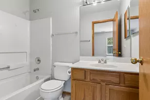 2943 Stonewater Dr, Naperville, IL 60564 - Photo 17
