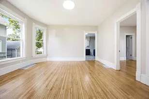 340 Moseley St, Elgin, IL 60123 - Photo 9