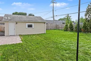 270 N Linden Ave, Palatine, IL 60074 - Photo 23