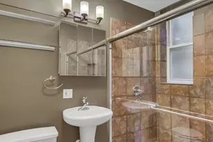 4117 N Sheridan Rd, Chicago, IL 60613 - Photo 17