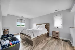10420 Circle Dr, Oak Lawn, IL 60453 - Photo 15
