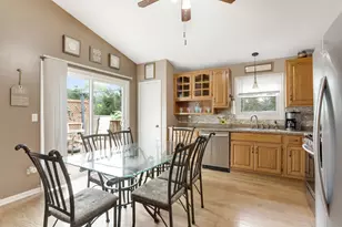 1507 Sunset Dr, McHenry, IL 60051 - Photo 7