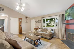 1507 Sunset Dr, McHenry, IL 60051 - Photo 3
