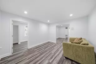2433 W 46th Pl, Chicago, IL 60632 - Photo 15