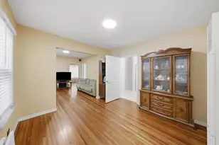 2433 W 46th Pl, Chicago, IL 60632 - Photo 7