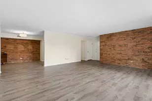 900 S River Rd, Des Plaines, IL 60016 - Photo 9