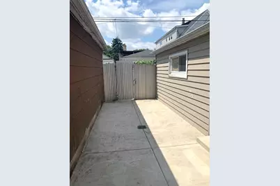 2208 N Lorel Avenue, Chicago, IL 60639 - Photo 3