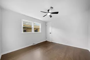 7823 Moody Ave, Burbank, IL 60459 - Photo 13