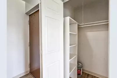 824 W College Boulevard #201, Addison, IL 60101 - Photo 11