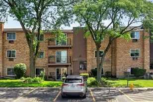 824 W College Blvd, Addison, IL 60101 - Photo 1