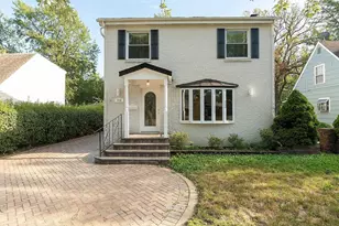919 Greenwood Ave, Deerfield, IL 60015 - Photo 1