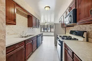 301 N Catino Ct, Mount Prospect, IL 60056 - Photo 5