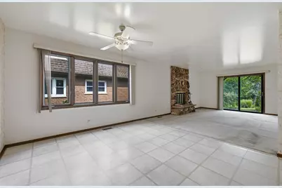 301 N Catino Court, Mount Prospect, IL 60056 - Photo 9
